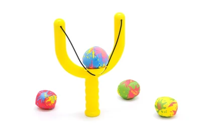 Slingshot with water balls-1